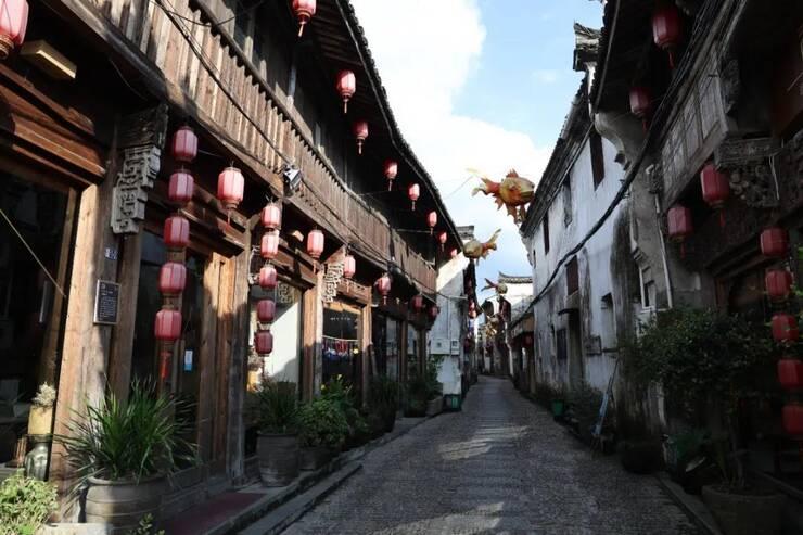 芒果台一场惊喜夜晚会,5个尴尬场面,意外暴露3条生存现状